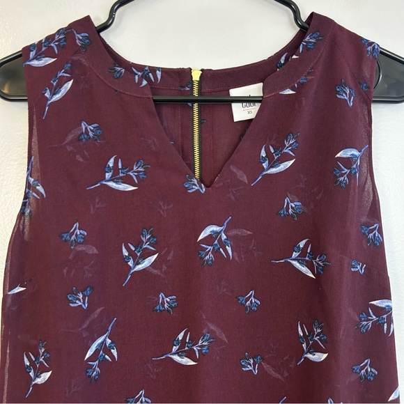 CAbi Icy Floral Burgundy Sleeveless V-neck Flowy Blouse/Tank Size XS - Picture 5 of 11